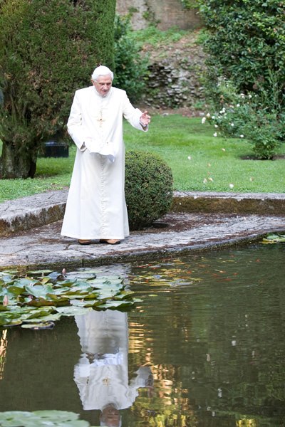 bxvi-castel-gandolfo