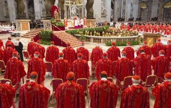 tn_600_430_cardeais_celebram_missa_conclave